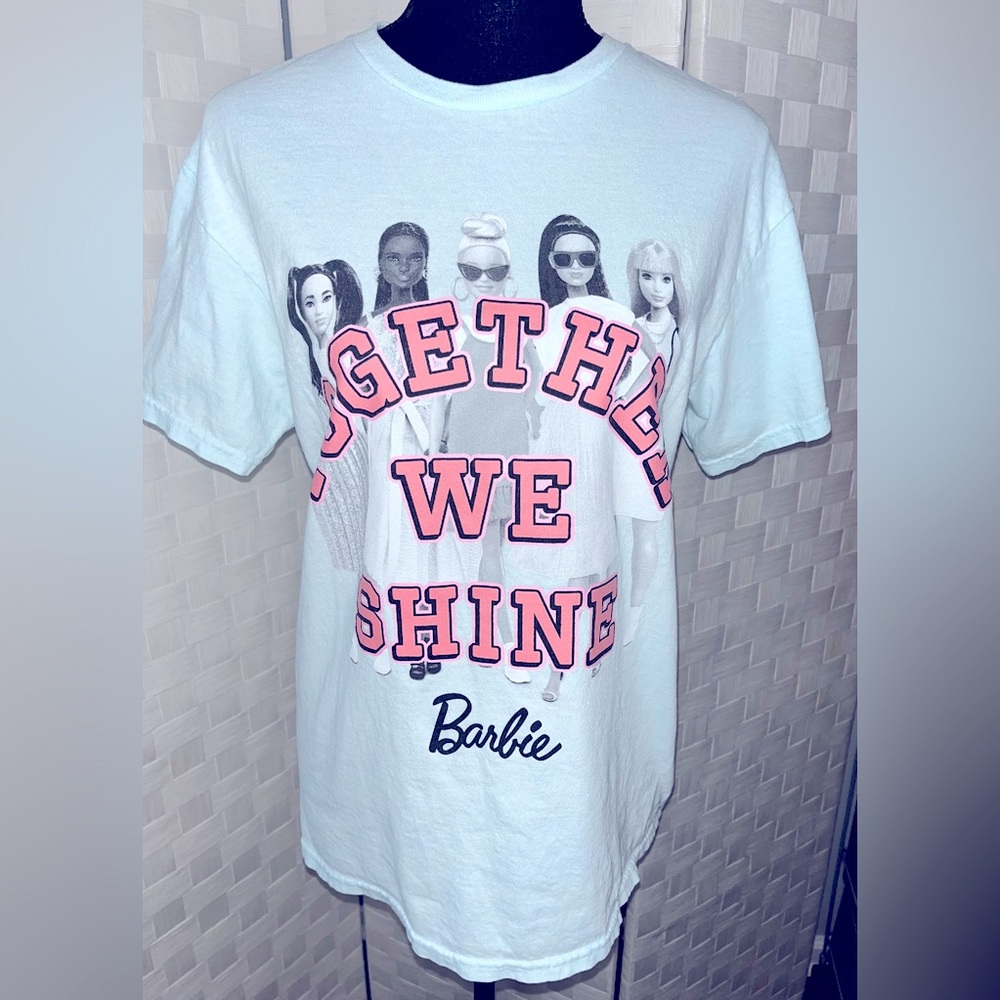 💓Barbie T-Shirt by Mattel/Size Medium